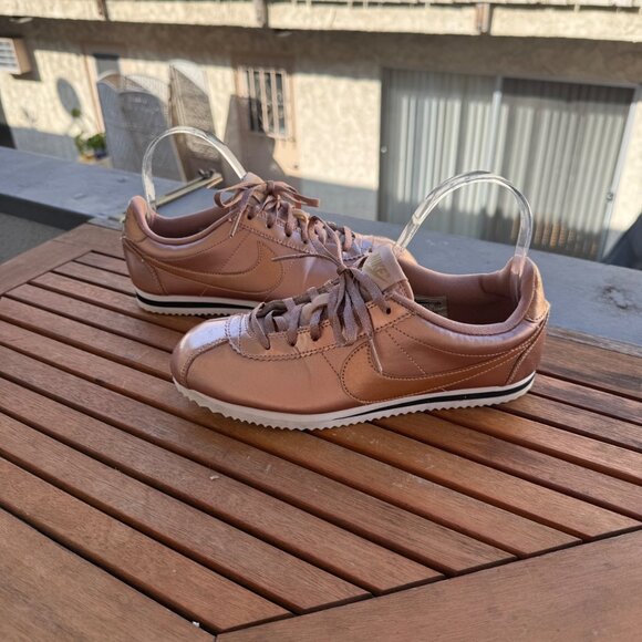 Nike Cortez Basic Shoes Metallic Bronze Size 6Y - Picture 2 of 8